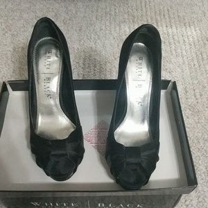 Black formal shoes